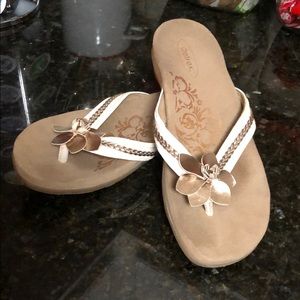 Aetrex sandals